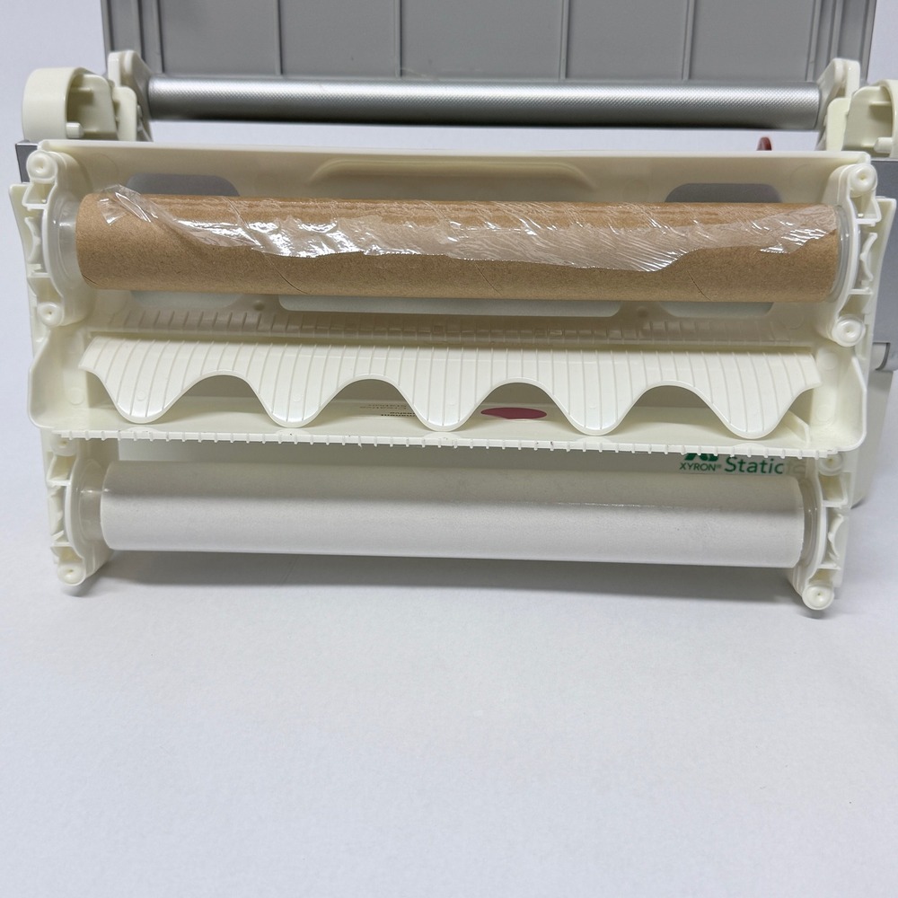 Xyron Creative Station 9" 5" Manual Sticker Maker Laminator Magnet Machine - Picture 14 of 16
